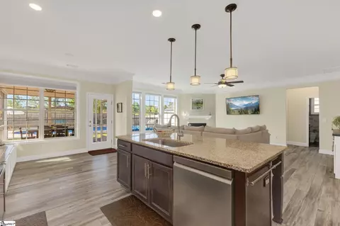 Kitchen - 159 Willowbottom Dr, Greer, SC 29651 photo 2 of 4