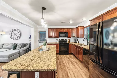 Kitchen - 223 E Powers Dr, Easley, SC 29640 photo 2 of 4