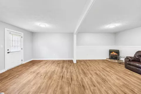 Living - 223 E Powers Dr, Easley, SC 29640 photo 1 of 4
