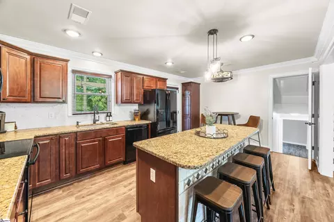 Kitchen - 223 E Powers Dr, Easley, SC 29640 photo 3 of 4