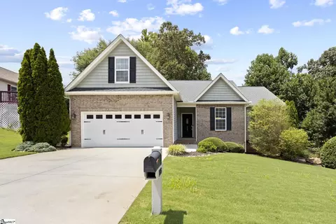 108 Windy Bluff Dr, Greenville, SC 29617