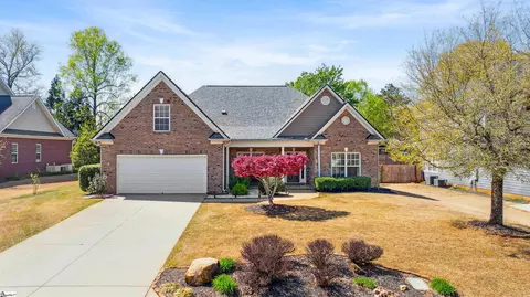 822 Ashmont Ln, Boiling Springs, SC 29316