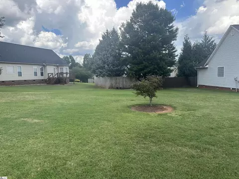 915 Thunder Gulch Dr, Boiling Springs, SC 29316