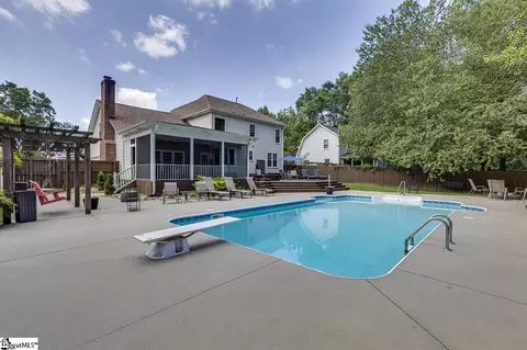 704 E Silverleaf St, Greer, SC 29650 photo 4