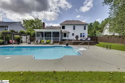 704 E Silverleaf St, Greer, SC 29650 photo 3