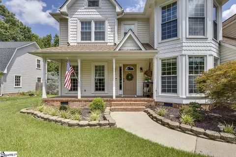704 E Silverleaf St, Greer, SC 29650 photo 2