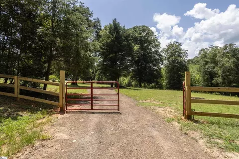 158 Brockeric Rd, Honea Path, SC 29654 photo 3