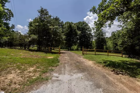 158 Brockeric Rd, Honea Path, SC 29654