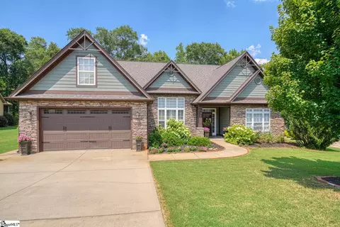 173 Colfax Dr, Boiling Springs, SC 29316