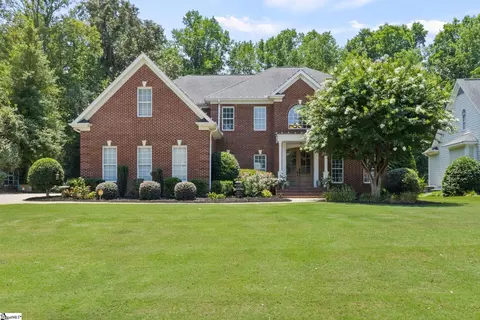 215 Huddersfield Dr, Simpsonville, SC 29681