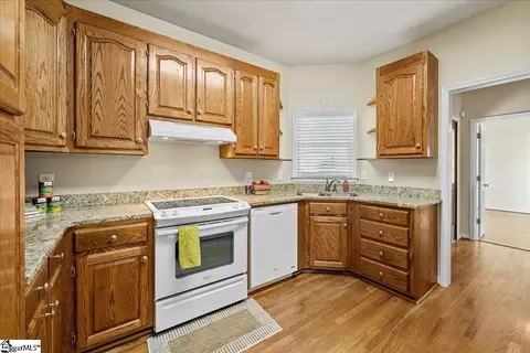 Kitchen - 108 Commons Dr, Easley, SC 29642 photo 1 of 3