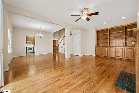 Living - 108 Commons Dr, Easley, SC 29642 photo 6 of 6