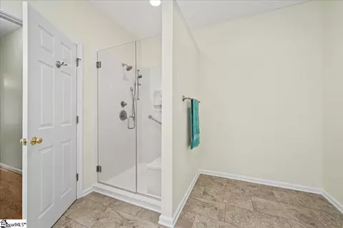 Bath - 108 Commons Dr, Easley, SC 29642 photo 3 of 5