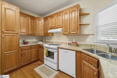 Kitchen - 108 Commons Dr, Easley, SC 29642 photo 2 of 3