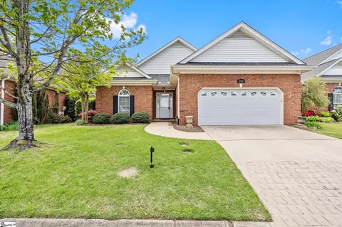 202 Greenview Cir, Greenville, SC 29609