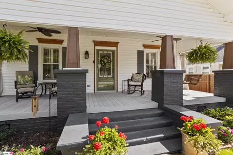 209 E Fairview Ave, Greer, SC 29651 photo 2