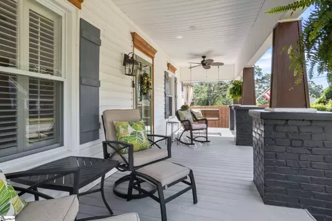 209 E Fairview Ave, Greer, SC 29651 photo 4