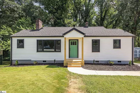 121 E Decatur St, Greenville, SC 29617