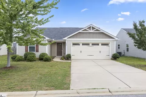 620 Maplestead Farms Ct, Greenville, SC 29617