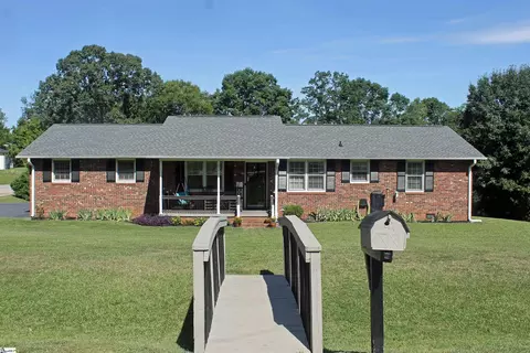114 Tower St, Duncan, SC 29334 photo 1