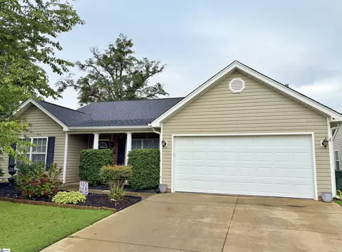 15 Seaside Ln, Greer, SC 29650 photo 1