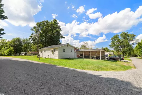 100 Basin Dr, Boiling Springs, SC 29316