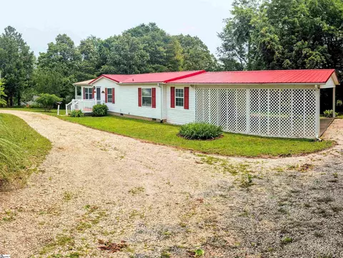 210 Deer Creek Trl, Walhalla, SC 29691
