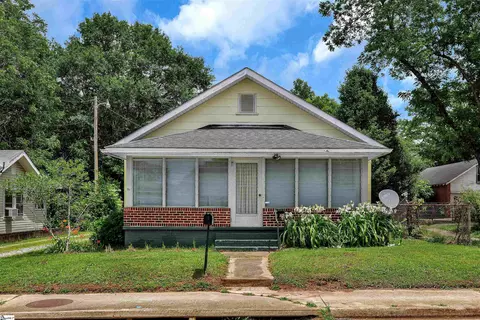 712 W Main St, Easley, SC 29640