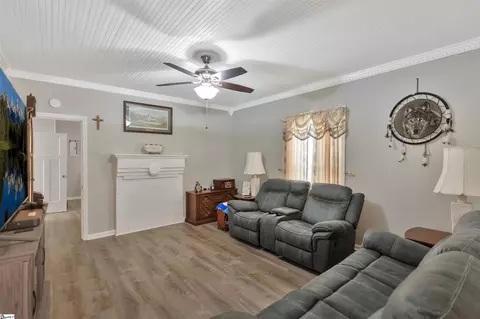 712 W Main St, Easley, SC 29640 photo 10