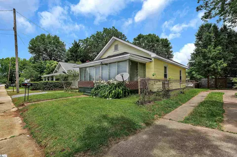 712 W Main St, Easley, SC 29640 photo 3