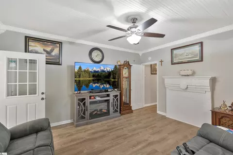 712 W Main St, Easley, SC 29640 photo 11