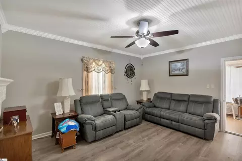 712 W Main St, Easley, SC 29640 photo 8