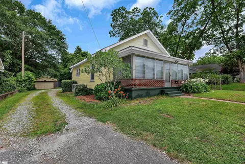 712 W Main St, Easley, SC 29640 photo 2