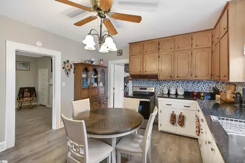 712 W Main St, Easley, SC 29640 photo 7