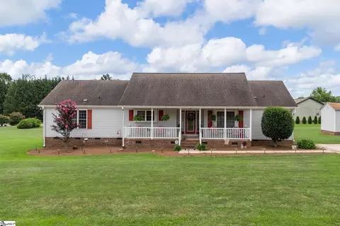 204 Fawn Meadow Dr, Inman, SC 29349