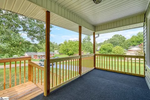 121 Beth St, Greer, SC 29651 photo 4