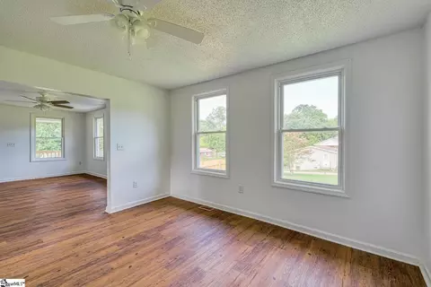 121 Beth St, Greer, SC 29651 photo 8