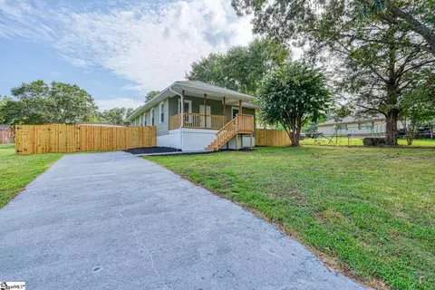 121 Beth St, Greer, SC 29651 photo 2