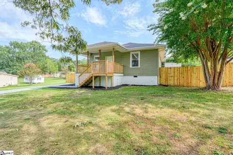 121 Beth St, Greer, SC 29651 photo 3
