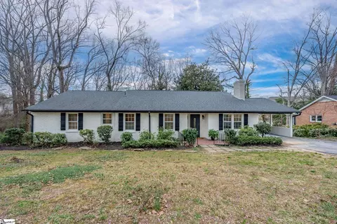 11 Indian Springs Dr, Greenville, SC 29615