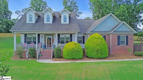 215 Jewel Ct, Travelers Rest, SC 29690