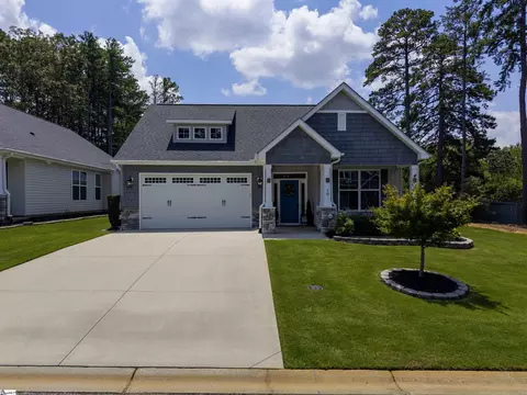 10 Golden Apple Trl, Mauldin, SC 29662