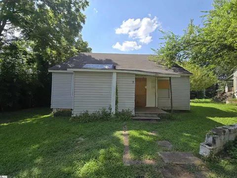 5 Redwood St, Startex, SC 29377