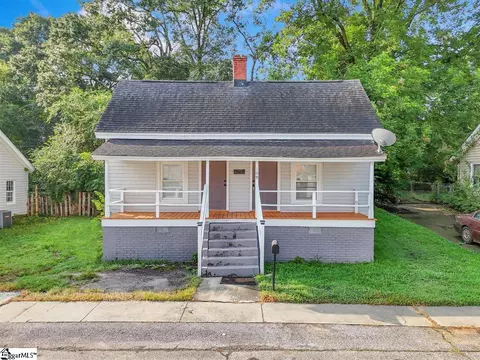 109 2nd St, Fountain Inn, SC 29644