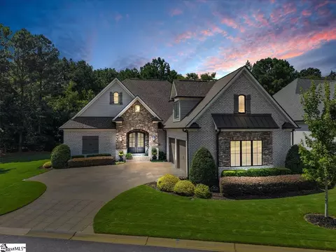 106 Chestnut Pond Ln, Simpsonville, SC 29681