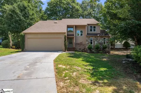 7 N Walden Pointe Pointe, Taylors, SC 29687