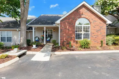6 Enoree View Dr, Greer, SC 29650