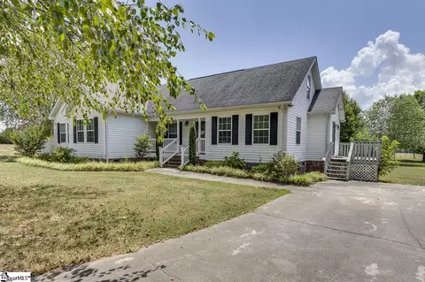 Exterior - 1139 Wright School Rd, Belton, SC 29627 photo 3 of 9