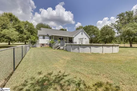 Exterior - 1139 Wright School Rd, Belton, SC 29627 photo 6 of 9