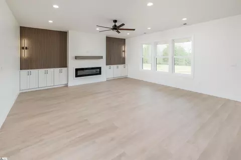 3619 Pennington Rd, Greer, SC 29651 photo 6
